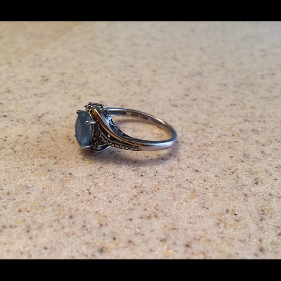 SOLD: Beautiful ring - Picture 2 of 6